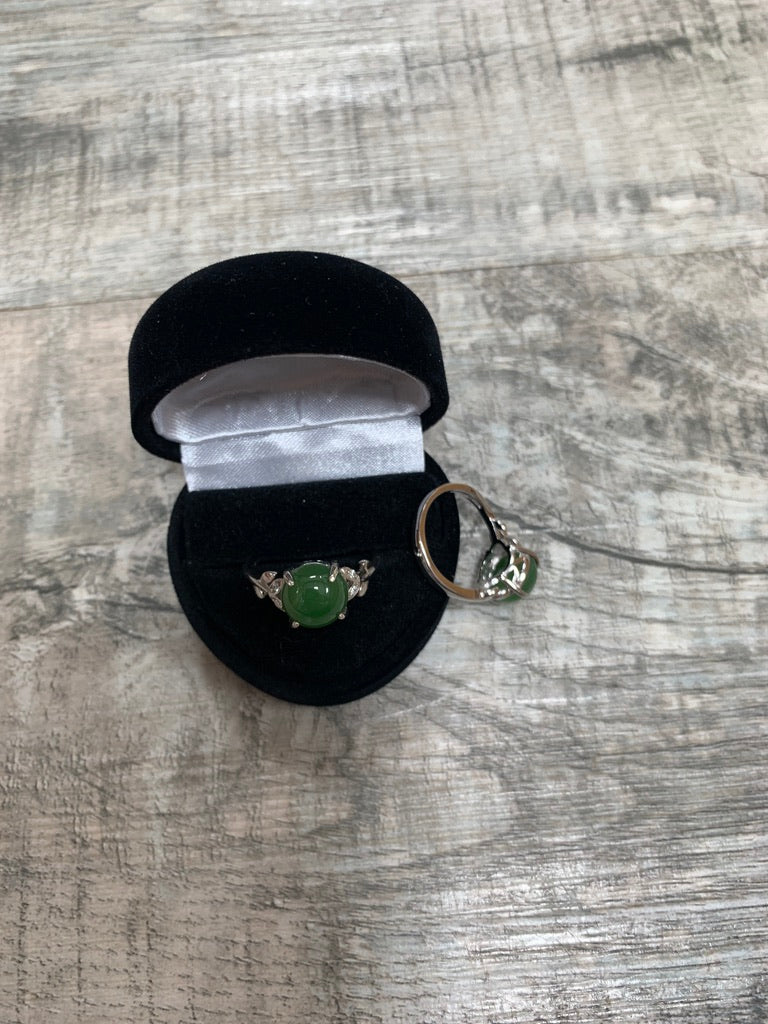 Jade and sterling silver leaf ring