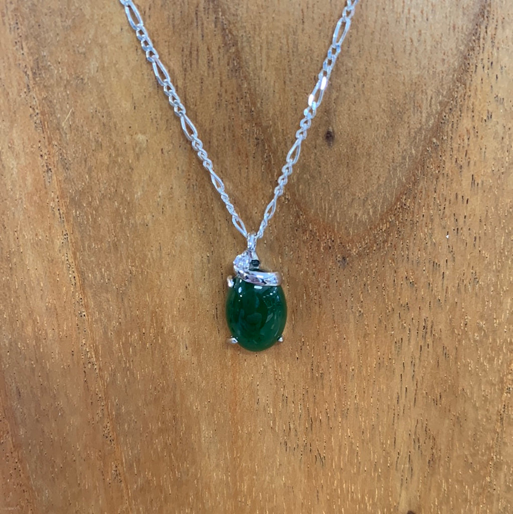Jade oval pendant with a twist