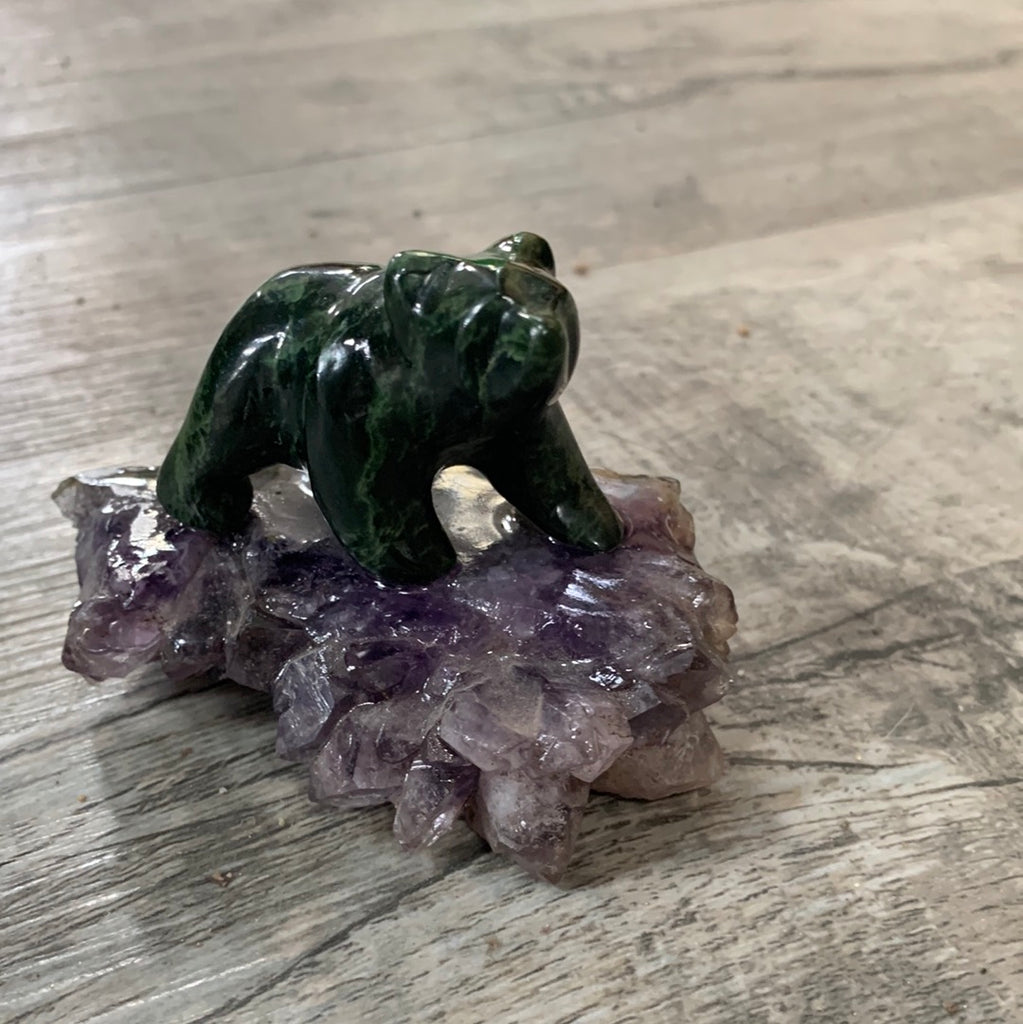 Jade bear on amethyst