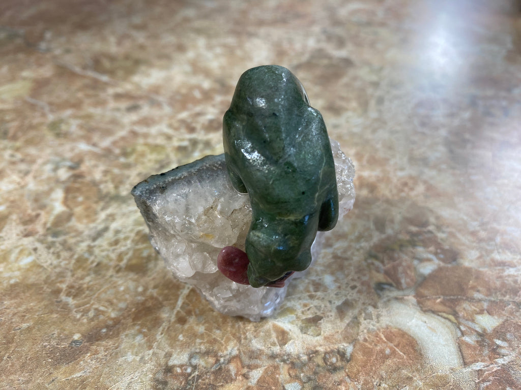 Droopy Jade Bear on Agate without/with a Rhodonite Fish