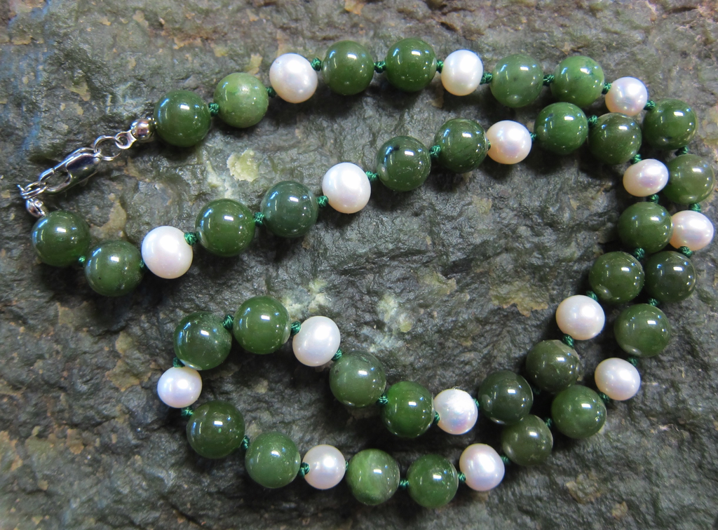 Jade and pearl necklace discount