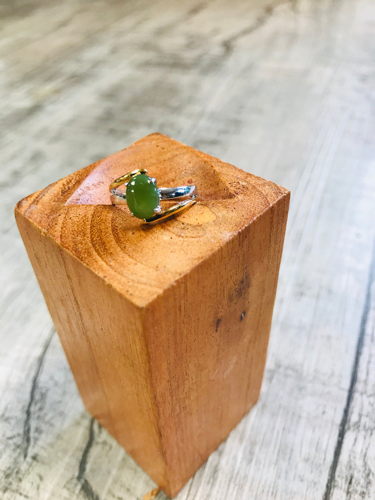 Jade Oval Two Tone Base Ring