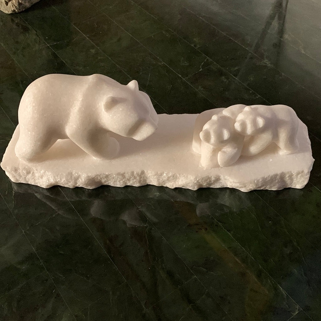 Star Marble bear family playing