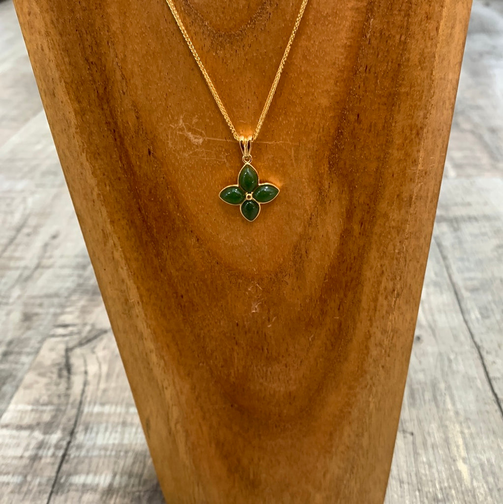 Jade and gold flower necklace